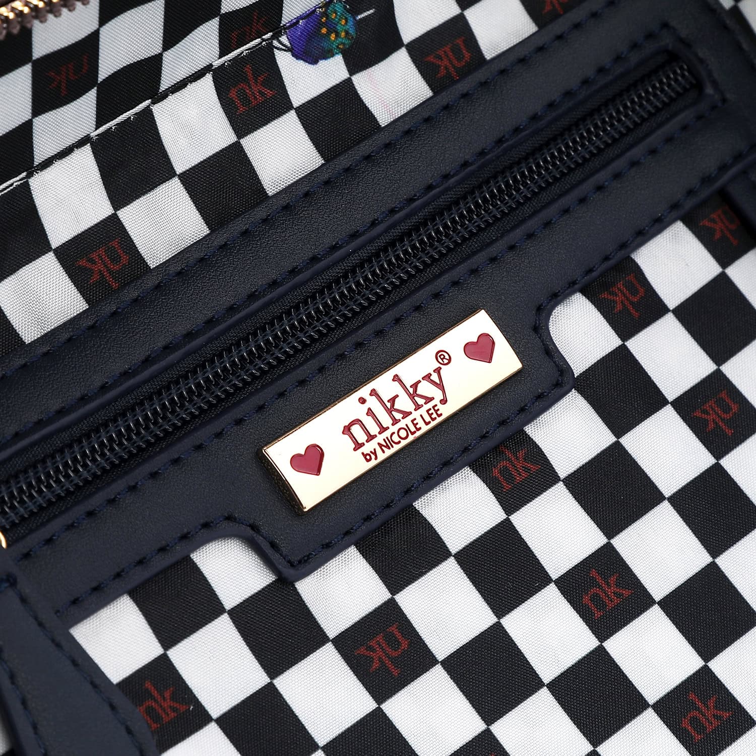 NK12817-NK GOES SHOPPING- INTERIOR LOGO